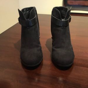 Woman’s size 6 Black Booties